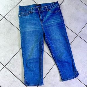 D Jeans Capri Jeans in Dark Wash; Size 6